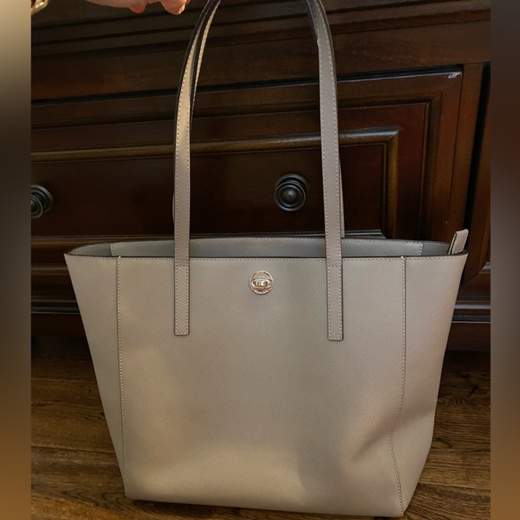 Michael Kors Rivington Tote - Picture 11 of 16
